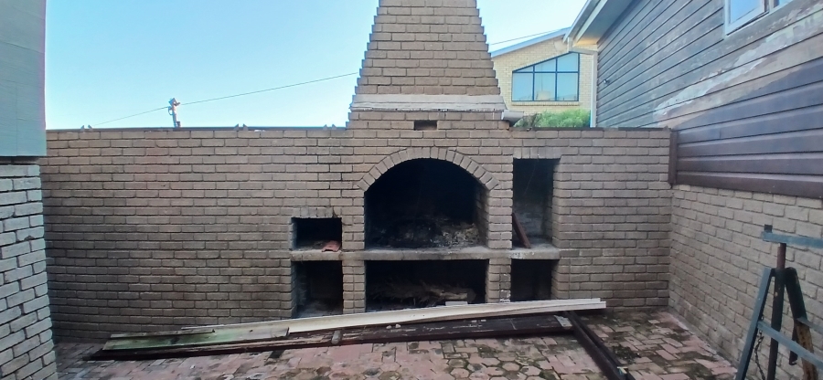 3 Bedroom Property for Sale in Dana Bay Western Cape